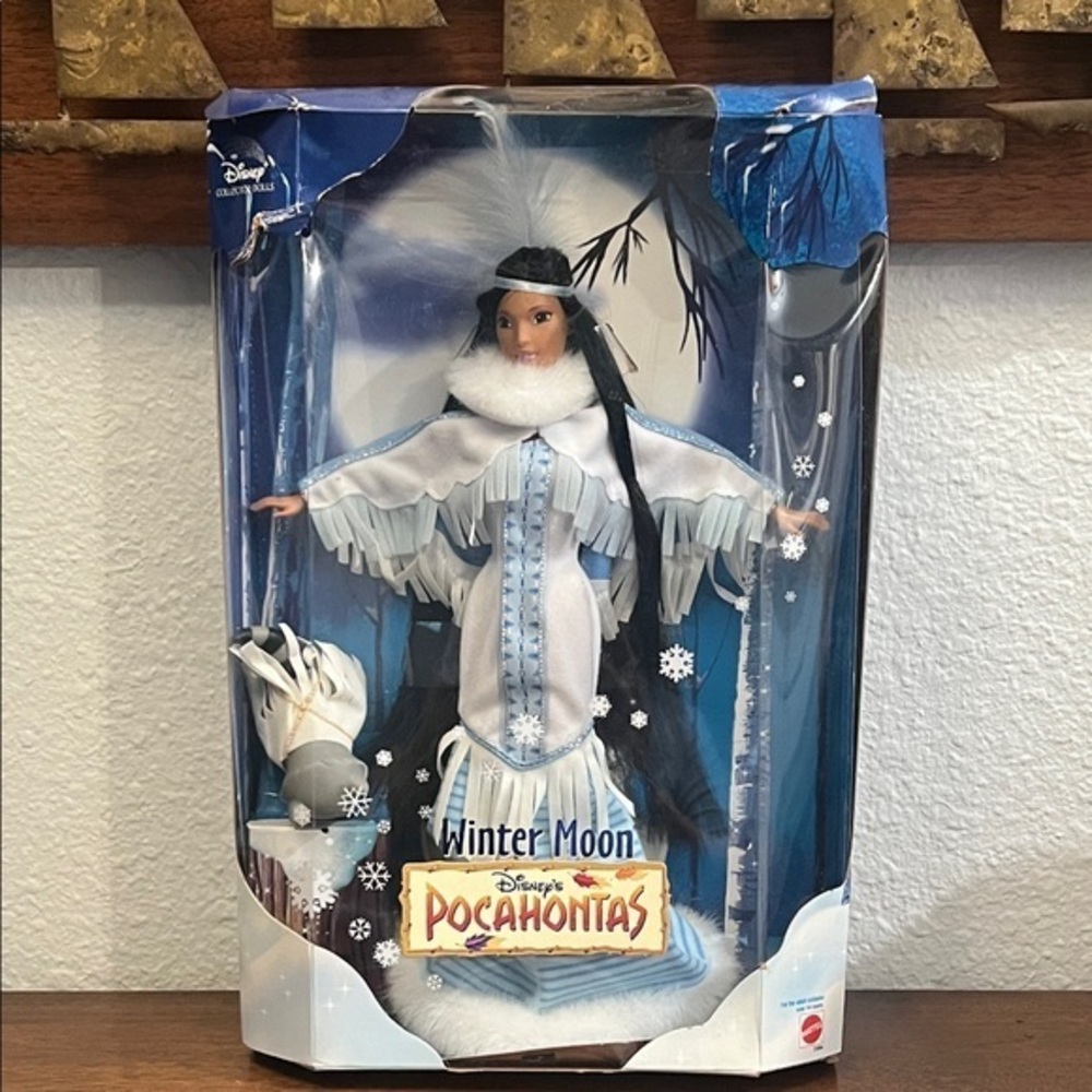 DISNEY POCAHONTAS WINTER MOON DOLL